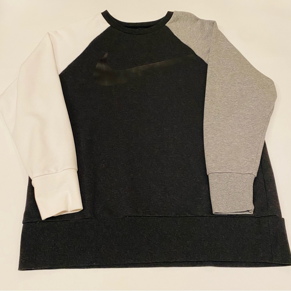 Oversized Nike Sweatshirt NWOT - Picture 2 of 5